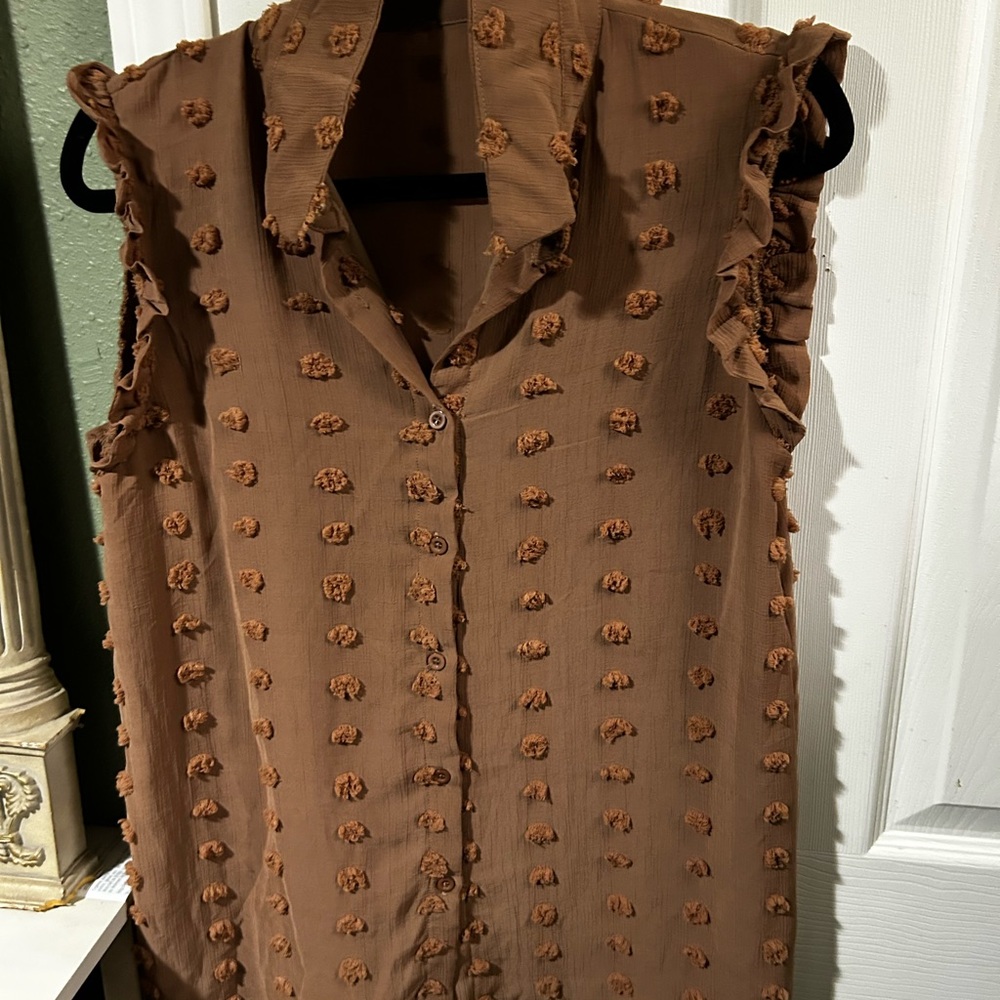 T.88 Elegant Textured Sleeveless Blouse